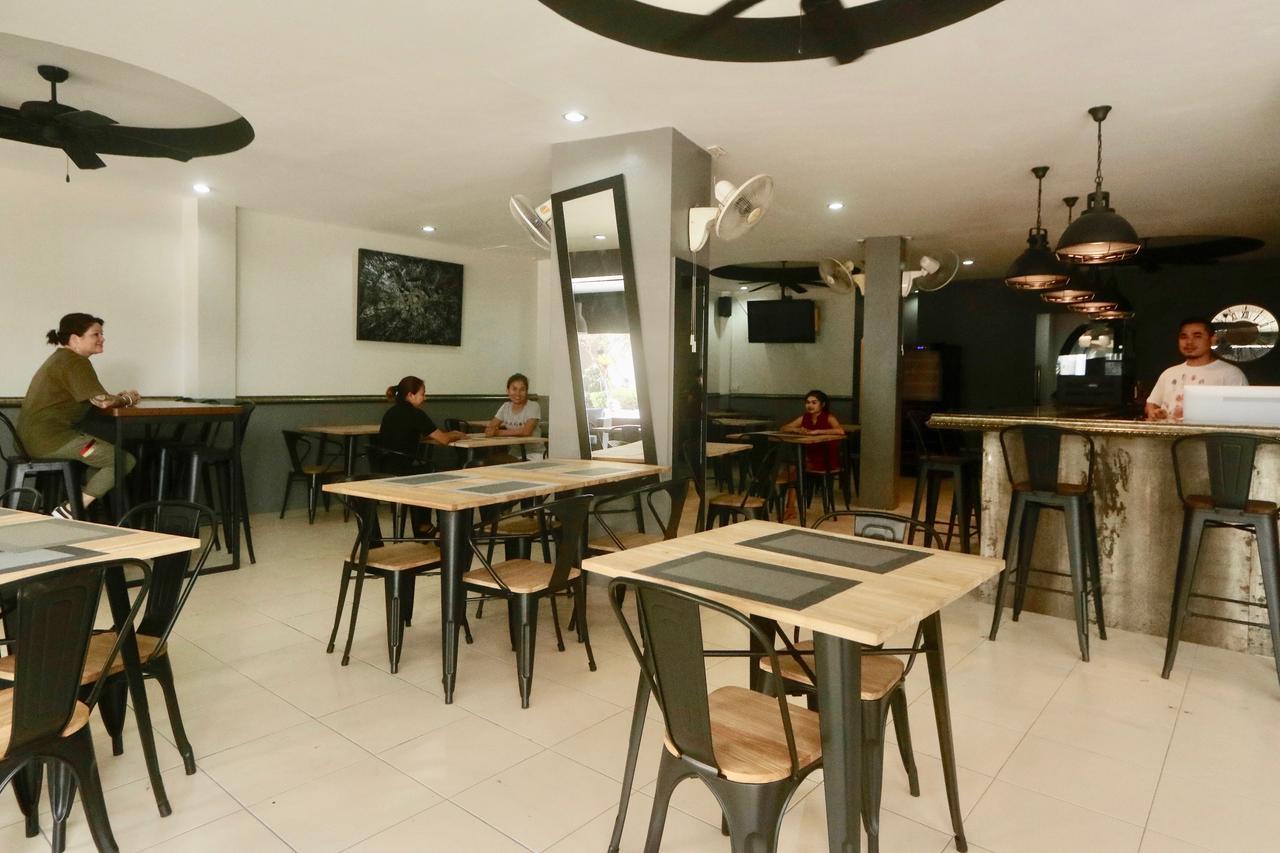 C&C Residence Bistro Restaurant Pattaya Exterior photo