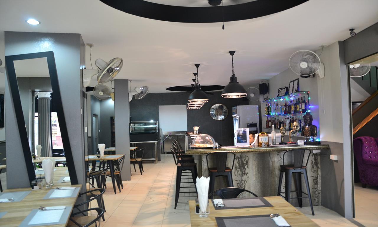 C&C Residence Bistro Restaurant Pattaya Exterior photo
