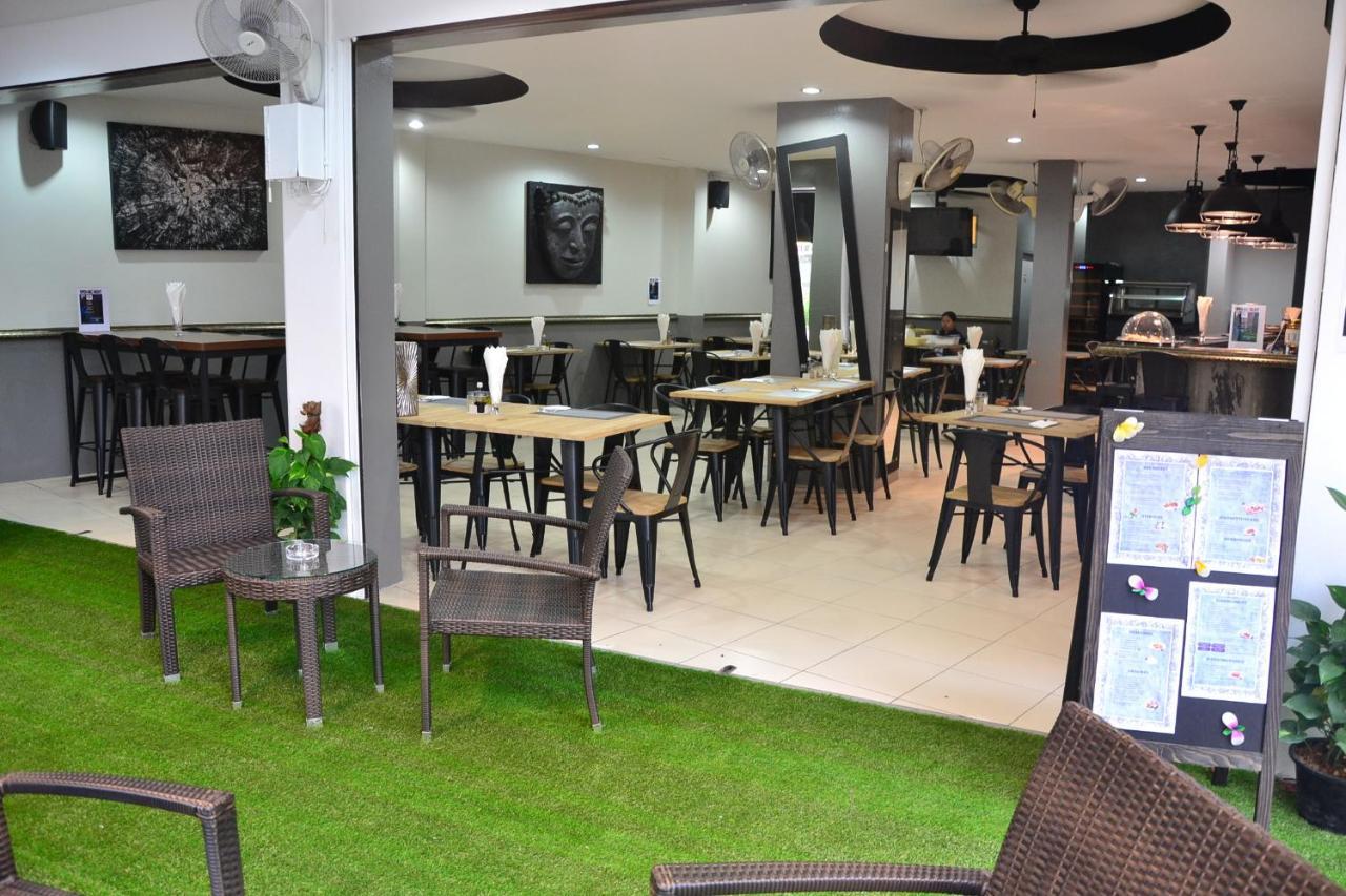 C&C Residence Bistro Restaurant Pattaya Exterior photo